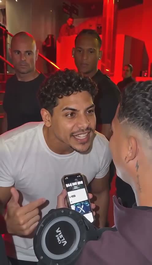 Resultado real masculino en la escena reconocible del freestyle